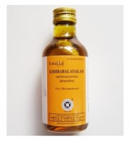KSHIRABALA TAILAM, Kottakkal (Успокаивающее аюрведическое масло КШИРАБАЛА (Киширабала) ТАЙЛАМ, Коттаккал), 200 мл.: У нас Вы можете купить KSHIRABALA TAILAM, Kottakkal (Успокаивающее аюрведическое масло КШИРАБАЛА (Киширабала) ТАЙЛАМ, Коттаккал), 200 мл. по низкой цене, с доставкой по всей России. Артикул: 8904059160277 Наличие: Есть в наличии Производитель: Kottakkal

ОПИСАНИЕ ТОВАРА Кширабала Тайлам  - массажное масло, которое эффективно расслабляет, снимает мышечные блоки и зажимы, стимулирует кровообращение, улучшает настроение, помогает забыть о плохом, вселяет оптимизм. Кроме того, оно благотворно влияет на состояние кожного покрова, оказывая противовоспалительный и аллергический эффект. Тонизирует мышцы, повышает сопротивляемость кожи бактериальным инфекциям и вирусам. Как часто Вы возвращались домой, утомленные прошедшим днем, без сил, разочарованные, опустошенные или раздраженные? Многим из нас знакомо такое состояние, а также то, что в нем очень тяжело заснуть, или сон не приносит желанного отдыха. Решить данную проблемы поможет масло Кширабала Тайлам. Лёгкий массаж или самомассаж с использованием этого удивительного средства приведёт Ваше эмоциональное и физическое состояние в норму. Аюрведические врачи рекомендуют использовать это масло для массажа головы – таким образом оно не только успокоит, но и снимет мучительную головную боль. Не нужно принимать сильнодействующие таблетки от головной боли, которые могут оказывать побочные влияния. Просто потратьте несколько минут на массаж головы, и Вы не только избавитесь от боли и расслабитесь, но также и получите массу удовольствия от самого процесса, аромата средства и легкого охлаждающего эффекта, которое оно оказывает. Вам будет приятно узнать, что данное масло предохраняет от преждевременного старения, а также восстанавливает утратившую свой цвет и упругость кожу. Оно содержит в себе антиоксиданты, которые, проникая в глубокие слои дермы, избавляют ее от вредных веществ и токсинов. Благодаря этому она выглядит более ухоженно и привлекательно.   Назначение:  боль в теле, головная боль, усталость, кожные воспаления, артрит, пояснично-крестцовый радикулит, миалгия, спондилез, невралгия, артрит, остеоартрит, беспокойство, панические атаки, депрессия, проблемы со сном, ушные болезни.   Активные ингредиенты: Кунжутное масло (Sesamum indicum).  Это известное растение обеспечивает хорошую профилактику остеопороза. Кроме того, оно помогает при других заболеваниях суставов и костей. Способствует наращиванию мышечной массы, хороший афродизиак. Богато витамином E, кальцием, фосфором, железом, магнием и цинком. Омолаживает и защищает кожу. Восстанавливает защитные свойства кожи, способствует ее регенерации. Бала (Sida cordifolia).  В переводе означает «сила». Одно из самых широко используемых растений в Аюрведе. Приводит в баланс все три доши, является природным обезболивающим и тоником, улучшает выносливость и иммунитет, придает сил организму, лечит ревматизм, очищает кровь, оздоравливает кожу, обладает омолаживающим эффектом. Помогает восстановиться после болезни, ускоряет заживление ран и язв, помогает при кожных болезнях, поддерживает печень. Молоко (Milk).  Увеличивает оджас (эссенцию тканей). Усиливает огонь пищеварения; поддерживает жизнь, улучшает кровоснабжение. Питает, насыщает телесные ткани. Улучшает деятельность ума.   Инструкция по применению:  можно применять как наружно (в качестве масла для массажа), так и внутрь по 2 ч.л. 2 раза в день до еды. При высоком холестерине и кровяном давлении соблюдать меры предосторожности. Препарат рекомендуется принимать по назначению и под контролем специалиста.   Состав Кширабала Тайлам:  каждые 10 мл препарата содержат: Кунжутное масло (Sesamum indicum) - 10.000 мл, Бала (Sida cordifolia) - 9.729 г, Бала (Sida cordifolia) - 0.760 г, Молоко (Cow’s milk) - 40.000 мл. * мы стараемся предоставлять только актуальную информацию о продукции. Но иногда обновления могут появляться с задержкой. Дизайн упаковки может отличаться от представленного на сайте. ** не является лекарственным средством