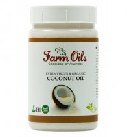 COCONUT OIL Extra Virgin & Organic, Farm Oils (КОКОСОВОЕ МАСЛО В СТЕКЛЯННОЙ БАНКЕ Натуральное, холодного отжима, Фарм Ойлс), 250 мл.: У нас Вы можете купить COCONUT OIL Extra Virgin &amp; Organic, Farm Oils (КОКОСОВОЕ МАСЛО В СТЕКЛЯННОЙ БАНКЕ Натуральное, холодного отжима, Фарм Ойлс), 250 мл. по низкой цене, с доставкой по всей России. Артикул: 0022201820201 Наличие: есть в наличии Производитель: Farm Oils

ОПИСАНИЕ ТОВАРА Это масло получено методом холодного прессования из высушенной мякоти кокосового ореха: такой способ помогает избежать потерю питательных веществ. Мякоть отделяется от скорлупы, затем её сушат, измельчают и выдавливают масло. Кокосовое масло легко может заменить сливочное, подсолнечное или растительное, и хорошо подходит для выпечки, жарки, приготовлении пищи и добавления в готовые блюда. Также кокосовое масло хорошо сочетается с морепродуктами, например, креветками или устрицами. Температура плавления +24-26 С.  В жидком состоянии (при температуре 24С и выше) кокосовое масло прозрачно и обладает нежным, сладковатым запахом. При температуре 22-24 градуса и ниже, масло теряет прозрачность, становится твёрдым и приобретает белый цвет. При этом оно не теряет ни вкусовых, ни полезных свойств. Чтобы растопить масло, в случае затвердевания, достаточно подогреть бутылочку под струёй горячей воды, поставить её на батарею или подержать 3-5 минут в водяной бане. Уникальность же кокосового масла заключается в том, что при термической обработке оно не выделяет никаких вредных для здоровья веществ. Чем полезно пищевое кокосовое масло:  - снижает уровень холестерина в организме. - уменьшает риск возникновения заболеваний сердечно-сосудистой системы, повышенного давления, внезапного инфаркта или инсульта и рака. - балансирует уровень сахара в крови. - помогает снизить вес. Жиры, содержащиеся в масле кокосового ореха легко сжигаются, незадерживаясь в организме. Масло также ускоряет обмен веществ, делая организм более крепким и выносливым. - укрепляет десны, зубы и кости. - нормализует выработку гормонов, останавливающих старение организма. - очищает кровеносные сосуды- улучшает пищеварение, предотвращает заболевания желудочно-кишечного тракта. - способствует лучшей усваиваемости питательных веществ, включая такие минералы, как кальций и магний. - помогает предотвратить заболевания печени, почек и мочевого пузыря. Применение :  приготовление еды, жарка, выпечка, добавление в пищу в качестве дополнительного ингредиента. Пищевая ценность в 100 г.: Калории – 882.4 Жиры – 100 Насыщенные жиры – 86.8 Трансжиры - 0 Полиненасыщенные жиры – 1.5 Мононенасыщенные жиры – 5.9 Холестерин – 0 Углеводы – 0 Белки – 0 * мы стараемся предоставлять только актуальную информацию о продукции. Но иногда обновления могут появляться с задержкой. Дизайн упаковки может отличаться от представленного на сайте. ** не является лекарственным средством