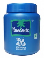 Parachute COCONUT OIL Marico Limited (Парашют кокосовое масло в банке, Марико Лимитед), 500 мл.: У нас Вы можете купить Parachute COCONUT OIL Marico Limited (Парашют кокосовое масло в банке, Марико Лимитед), 500 мл. по низкой цене, с доставкой по всей России. Артикул: 8901088000468 / 8901088054317 / 8901200000444 Наличие: есть в наличии Производитель: Marico Limited

ОПИСАНИЕ ТОВАРА Parachute Coconut Oil - лидер на рынке в своей категории и один из наших самых старых брендов, девиз компании - чистота и качество, сохраняется и по сей день. На протяжении многих лет бренд видел много инноваций в области упаковки, калибровки и защиты от несанкционированного доступа. Парашют пользуется огромной лояльностью в городских, полугородских и сельских районах. За годы исследований ученые изучили секрет кокоса, открыв уникальное достижение - молекулу Cocolipid ™. Cocolipids ™ концентрируют и выделяют естественную силу кокоса глубоко в корни волос. С Cocolipids ™ ваши волосы становятся толще и крепче. В то время как большинство других средств по уходу за волосами останавливаются на поверхности волосяного покрова, молекулы Cocolipid ™ разработаны для проникновения через слои волос - 10 слоев *, которые глубоко подпитываются из глубины. * 10 слоев кутикулы волоса пряди волос человека. МАСЛО ПРЕДОТВРАЩАЕТ СУХОСТЬ ВОЛОС Ваши волосы могут стать сухими и грубыми, но вы можете предотвратить это небольшим усилием. Возьмите масло и нанесите его на волосы, пока волосы не станут блестящими. Масло задерживает влагу внутри волоса, питая его и так же питает кожу головы. Кроме того, масло имеет охлаждающее действие и защищает ваши волосы от суровых условий жаркого климата. Если ваши волосы очень сухие, вы можете сделать процедуру SPA-ухода, для этого просто нанести масло на волосы по всей длине, а затем намочите полотенце в горячей воде, выжмите и оберните его вокруг головы. Это улучшит дейсвие масла и позволит ему лучше впитаться в волос и проникнуть в кожу головы. МАСЛО ДЕЛАЕТ ВАШИ ВОЛОСЫ СИЯЮЩИМИ Возможно, вы этого не осознаете, но регулярное использование масла может сделать ваши волосы сияющими, как никогда раньше. Для тех людей, которые широко используют кондиционеры для ухода, вот подсказка. Просто возьмите от 2-х до 3-х капель масла на ладонь, разотрите и применяйте его так же, как применили бы кондиционер. Либо добавьте пару капель в кондиционер/маску, это даст дополнительное увлажнение и блеск. Данная процедура заставит ваши волосы выглядеть блестящими, а также даст вам другие преимущества масла. МАСЛО РАЗГЛАЖИВАЕТ ВОЛОС Поскольку масло питает волосы и делает их более мягкими и управляемыми, Вы можете почувствовать, что ваши волосы стали более гладкими, так как вы регулярно смазывали ваши волосы. Факты показывают, что постоянное использование масла для волос, также увеличивает кровообращение в области головы и помогает восстановить поврежденные волосы. Так масло также может помочь сделать ваши волосы гораздо сильнее, чем раньше. ИСПОЛЬЗОВАНИЕ МАСЛА ДЛЯ ЗДОРОВЬЯ ВОЛОС Масло - это смазка, поэтому она отлично подходит для расчесывания влажных волос. Кроме того, это герметик, поэтому он закрывает кутикулу, чтобы сгладить ее. Масла являются отличным защитником от теплового повреждения, и в целом это отличный натуральный усилитель здоровья волос. Все это возможно из-за липидов в волосах. Однако, в зависимости от состава жирных кислот, некоторые масла превосходят другие. МАССАЖ С ИСПОЛЬЗОВАНИЕМ МАСЛА РАССЛАБЛЯЕТ УМ И ТЕЛО Масляные массажи значительно расслабляют ум и тело. Это улучшает кровообращение, помогает нормализовать обмен веществ и улучшает функционирование всех элементов красоты, включая волосы (при регулярном использовании). Кокосовое масло гипоаллергенно, оно не имеет побочных эффектов и каких-либо противопоказаний к употреблению. Средство обладает уникальным ароматом: глубоким и чуточку маслянистым. 100% натуральное кокосовое масло «PARACHUTE» производится из отборных кокосов в Индии, проходит очистку под высоким давлением, без добавления химических добавок, консервантов, стабилизаторов и красителей, что позволяет сохранить все свои природные полезные свойства, т.е. является абсолютно натуральным продуктом, что в наше время большая редкость.  В Индии это масло есть в каждом доме и используется ежедневно. Имеет широчайший спектр применения за счет уникальных свойств. Кокосовое масло гипоаллергенно и не имеет побочных эффектов и каких-либо противопоказаний к употреблению. Масло подходит для всех типов кожи и не закупоривает поры. Содержит витамины А, С, Е - природные антиоксиданты и витамины красивых волос и здоровой кожи, а гиалуроновая кислота - самый сильный увлажнитель. Имеет антибактериальные свойства и является иммуностимулятором. Благодаря триглицеридам и витамину Е прекрасно впитывается в кожу и легко доставляет активные вещества в глубокие слои дермы, где расположена активная зона эпидермоцитов - источника молодых клеток для регенерации кожи. Лишь кокосовое масло существенно уменьшает потери белка из волос во время мытья. ВОЗДЕЙСТВИЕ НА ВОЛОСЫ - регенерирует волосы после покраски, химической завивки, укладок феном или плойкой, делая их сильными и красивыми. - увлажняет, питает, и делает волос блестящим по всей длине природным путем. - препятствует выпадению волос, укрепляя луковицу, делая ее сильной и здоровой, является эффективным средством для лечения облысения. - рекомендуется как средство по уходу за волосами для поддержания их в здоровом состоянии. Кокосовое масло не имеет аналогов благодаря абсолютной натуральности, непревзойденному эффекту и невысокой цене. ВОЗДЕЙСТВИЕ НА ТЕЛО - регенерирует кожу, смягчает, увлажняет, успокаивает, снимает раздражение и делает её упругой, можно использовать вместо содержащих химию кремов. - разглаживает мелкие морщинки на лице за несколько применений, активируя резервный потенциал организма, в отличии от дорогостоящих кремов, которые маскируют проблему. - подходит для снятия макияжа, одновременно питая, увлажняя и восстанавливая кожу. - заживляет трещины, раны и ожоги, как бытовые, так и солнечные, не оставляя шрамов. - является отличным средством для загара, делая его ровным и красивым, как в солярии, так и на пляже. - сильнейшая защита от вредных внешних факторов окружающей среды, хлорированной воды, обветривания благодаря биологической активности, оберегающей красоту зимой и летом. - применяется для массажа, приятный аромат масла и его свойства придают процедуре экзотический характер и непревзойденный эффект. - снимает раздражение и успокаивает после пилинга, депиляции или бритья, делает кожу бархатистой. - лучшее средство после маникюра и педикюра. - предотвращает образование растяжек у беременных. Регулярное использование кокосового масла Parachute позволяет продлить молодость и здоровье вашей кожи и волос . ДРУГИЕ ПОЛЕЗНЫЕ СВОЙСТВА КОКОСОВОГО МАСЛА Помимо защиты, питания и увлажнения кокосовое масло обладает целым рядом других преимуществ: Полностью усваивается клетками эпидермиса. Благодаря этому кожа становится мягкой и нежной. Быстро впитывается в кожу. Активные вещества кокосового масла проникают в самые глубокие слои кожи и стимулируют образование новых клеток эпидермиса. Гиппоалергенно. Не загрязняет поры. Содержит витамины A, С, Е. ЧУДОДЕЙСТВЕННЫЕ СВОЙСТВА КОКОСОВОГО МАСЛА ОБЕСПЕЧИВАЮТСЯ СЛЕДУЮЩИМИ ВЕЩЕСТВАМИ Лауриновая кислота обеспечивает антибактериальное действие. В кокосовом масле содержится не менее 50% этого природного компонента. Гиалуроновая кислота – создаёт влажную среду на поверхности кожи. Триглецериды насыщенных жирных кислот позволяют маслу быстро впитываться в кожу. Также в состав масла входят пальмитиновая, каприловая, олеиновая, каприновая, стеариновая, линоленовая, арахидоновая, капровая кислоты. Благодаря этому кокосовое масло является одним из лучших увлажняющих, размягчающих, питающих и защитных средств по уходу за кожей и волосами. При этом кокосовое масло — абсолютно чистый, природный продукт. Все компоненты — полезные кислоты, аминокислоты, жиры и другие увлажняющие и питающие вещества являются естественными составляющими кокосового масла. Поэтому кокосовое масло производится без использования химических добавок. Мякоть кокоса отделяют от скорлупы, затем сушат, размельчают и выдавливают масло. В результате получается продукт, который сохраняет свои полезные свойства в течение нескольких лет, без добавления искусственных консервантов. При этом кокосовое масло не надо хранить в холодильнике. ПРИМЕНЕНИЕ Натуральные маски из кокосового масла восстанавливают волосы, укрепляют и питают луковицу, препятствуют выпадению волос. Применяется после покраски, химической или биозавивки волос. Кокосовое масло содержит очень много антиоксидантов, микроэлементов и витаминов, особенно витаминов А, С, В, гипоаллергенно. Кокосовое масло обладает очень сильным противовоспалительным эффектом, буквально на глазах успокаивает раздраженную кожу. Также масло обладает очень высокими регенерирующими способностями, быстро лечит ожоги (не оставляя шрамов!!), эффективно залечивает мелкие ранки и порезы. Хорошо смешивается с другими маслами, кремами, масками. Добавляя немного кокосового масла в смесь для обвертывания, вы заметите, насколько более нежной стала Ваша кожа. Включайте масло в программы по уходу за кожей лица и тела. Также масло применяется как лосьон, смягчает обветренную кожу, подтягивает мелкие морщины, подходит для снятия макияжа с глаз и лица, защищает от вредного воздействия хлорированной воды, препятствует образованию растяжек у беременных, улучшает состояние кожи после эпиляции и бритья. При посещении солярия кокосовое масло защищает кожу от пересушивания, способствует ровному и красивому загару, предотвращает обезвоживание кожи. При солнечных ожогах кокосовое масло снимет воспаление и ускоряет восстановление кожи. Заживляет трещины на пятках. Заживляет мелкие ранки и порезы, возникшие после процедуры педикюра или маникюра. Делает кожу гладкой и шелковистой. Идеальное средство для массажа. Масло хорошо впитывается кожей, делает ее нежной, как бархат. А приятный аромат сладкого кокоса расслабит и придаст процедуре экзотичность. СОСТАВ  100% кокосовое масло, из отборных кокосов. Без консервантов и стабилизаторов. Содержит витамины А, С, Е. * мы стараемся предоставлять только актуальную информацию о продукции. Но иногда обновления могут появляться с задержкой. Дизайн упаковки может отличаться от представленного на сайте. ** не является лекарственным средством