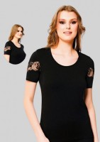 Женская футболка Belinay 8069: Цвет: Черный
Производитель: Турция
Материал: 47% хлопок, 47% модал, 6% эластан
Цвет: Черный