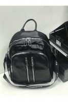 Рюкзак из Экокожи: Материал: экокожа 100% Параметры рюкзака: 28см*12см*32см Рюкзак может немного отличаться от фото (фурнитурой и тоном цвета)