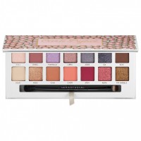 Палетка теней для век Anastasia Beverly Hills Carli Bybel Palette: Цвет: https://www.kosmetichca.ru/product/paletka-teney-dlya-vek-anastasia-beverly-hills-carli-bybel-palette/
Anastasia Beverly Hills Carli Bybel Palette - лимитированная палетка, созданная в сотрудничестве с Карли Бибель - культовым экспертом в области красоты. Это универсальная палетка, в которой представлены 14 оттенков "без которых Карли просто не может жить". Палетка позволит вам добиться всего, начиная от дневного макияжа и заканчивая мерцающими smoky-eyes. В ней представлены и металлические тени, и оттенки в матовой текстуре. Тени можно наносить сухим и влажным способом, идеально сочетаются между собой в макияже. Тени имеют высокую степень пигментации и легко растушевывются. Держатся на протяжении всего дня. Подходят для всех типов кожи. Палетка оснащена удобным зеркалом и двусторонней кистью для макияжа. В Anastasia Beverly Hills Carli Bybel Palette вошли матовые и шиммерные тени в холодных и теплых тонах: Boli — оттенок шампанского с металлическим финишем Bybel — лилово-тауповый оттенок с матовым финишем Mandala — светло-фиолетовый дуохром с металлическим финишем Libra — тауп с металлическим финишем Jode — оттенок серого металла с шиммерным финишем OA — сине-фиолетовый дуохром с металлическим финишем Boie — коричневый с матовым финишем Bear — кремовый оттенок с матовым финишем Moo — светлое золото с металлическим финишем Chai — теплый светло-коричневый оттенок с матовым финишем Cindy — яркий оранжевый прессованный пигмент с матовым финишем Stev — глубокий ягодный оттенок с матовым финишем Aura — светлый малиновый оттенок с металлическим финишем My Angels — глубокий золотой оттенок с металлическим финишем