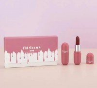 Набор матовых помад FIT COLORS MATTE LIPSTICK SETS 5 шт: Цвет: https://www.kosmetichca.ru/product/nabor-matovykh-pomad-fit-colors-matte-lipstick-sets-5-sht/
Набор матовых помад для губ в стиках 5 оттенков красного - от нежного нюдового до соблазнительного винного Мини помады легко помещаются в кармане или маленькой женской сумочке Небольшой диаметр стика поможет более аккуратно нанести помаду на губы Чем хороша матовая помада? Используйте её вместе с блеском для губ и тогда она заиграет на ваших губах по новому.