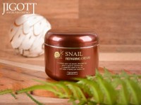 Омолаживающий крем с Муцином улитки Jigott Snail Reparing Cream 100ml: Цвет: https://www.kosmetichca.ru/product/-omolazhivayushchiy-krem-s-mutsinom-ulitki-jigott-snail-reparing-cream-100ml/
Крем на основе слизи улитки, обогащенный фитостволовыми клетками ― активно восстанавливает поврежденную, потерявшую тонус, тусклую кожу лица, разглаживает мимические морщинки. Корейской косметике оказывают доверие больше и больше женщин. Она эффективна, имеет натуральный состав и приемлемую стоимость. Крем для лица с муцином улитки Snail Reparing Cream от одного из ведущих восточных брендов Jigott восстанавливает поврежденную, тусклую, потерявшую тонус кожу лица, разглаживает морщины. Продукт увлажняет, питает, выравнивает поверхность эпидермиса, обеспечивает лучшее «сцепление» декоративной косметики с кожей. Курсовое применение улиточного крема способствует рассасыванию рубцов постакне, исчезновению акне и угревой сыпи, осветлению пигментных пятен. Средство имеет вязкую густую консистенцию, легко впитывается, имеет приятный аромат. Способ применения: Равномерно распределять продукт по поверхности очищенного лица. Провести легкий массаж похлопывающими движениями пальцев. Использовать утром и вечером.