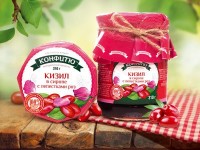 Варенье кизил с розовыми лепестками 310гр: Цвет: https://zarstvo.ru/varene-iz-kizila-s-lepestkami-roz-310-gr/
Кизиловое варенье с лепестками роз – полезное, ароматное, яркое и красивое. Яркое не только по цвету, но и по своему вкусу. Огромная польза ягод в наличии витамина С, которого в ягодах больше чем в лимонах. Кизил – это кладезь и других полезных витаминов и микроэлементов - магний, калий, железо, фосфор входящие в состав ягод способствует укреплению кровеносных сосудов, также стимулируют деятельность поджелудочной железы, что дает возможность понизить уровень сахара в крови. Ягоды кизила эффективны при лечении анемии, дизентерии, артрите. Они оказывают на организм тонизирующее воздействие, способствуют понижению жара. Ароматное варенье можно подавать к чаю, особенно во время простуды, или использовать для приготовления напитков зимой. Состав: глюкозно-фруктозный сироп, кизил с косточками, лепестки эфиромасличных роз, лимонный сок.