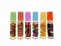 Блеск для губ Hudabear Lip Gloss Scented Moisturizing Formla Infused With Real Flowers 1 шт.: Цвет: https://www.kosmetichca.ru/product/blesk-dlya-gub-hudabear-lip-gloss-scented-moisturizing-formla-infused-with-real-flowers-1-sht/
Свежий ароматный блеск для губ, который пахнет так же великолепно, как и выглядит! Уникальная формула, содержащая минеральное масло для сверхмягких результатов. Каждый аромат наполнен натуральными сушеными цветами для легкого цветочного аромата.