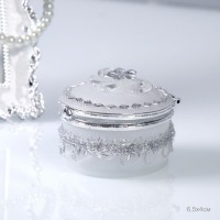 Шкатулка Сердце / CD-51 /уп 168/: Цвет: https://galeontrade.ru/catalog/prazdniki/14_fevralya/suveniry_na_14_fevralya/24407/
Код: 653793; Материал: Стекло, пластик; Прямые поставки?Товары поставляемые напрямую от производителя: Да; Праздник: 8 марта