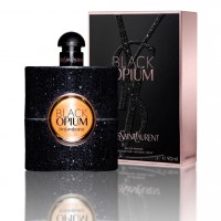 Yves Saint Laurent Black Opium, Edp, 90 ml: Цвет: https://www.kosmetichca.ru/product/5050/
Black Opium – шикарный пряно-восточный аромат от знаменитого бренда Yves Saint Laurent. «Опиум» является самым известным из парфюмов Ив Сен-Лорана. Аромат раскрывается с ярких, терпковато-медовых аккордов флердоранжа в сопровождении нежной взрывоопасности розового перца. У парфюма оригинальные сердечные ноты – в них яркий, насыщенный аромат дорогого кофе смешивается с нежным, медовым ароматом жасмина. В базовых нотах звучит аккорд теплой свежести листьев пачули, хвойный кедр и нежнейшая, сладковатая ваниль. Шикарный восточный аромат – окутывающий, завлекающий, таинственный.Стойкость - 6 часов