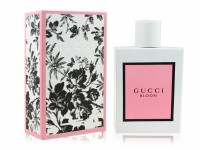 Gucci Gucci Bloom, Edp, 100 ml: Цвет: https://www.kosmetichca.ru/product/4926/
Bloom – новый роскошный цветочный аромат для женщин, созданный парфюмером Альберто Морийясом для парфюмерного бренда нишевых ароматов Gucci и выпущенный 2017 году. «Bloom» - индивидуальный необычный цветочный аромат, отражающий видение новой роскоши от Gucci и является знаковой композицией бренда, наравне с ключевыми ароматами Guilty, Bamboo, Flora и Gucci by Gucci.Ароматическая композиция состоит из сплетения соблазнительных белых цветочных оттенков с дымным чувственным аккордом корня ириса, пьянящих бархатисто-медовых нот туберозы и изысканным элегантным акцентом жасмина. Парфюм дополнен эксклюзивной нотой квисквалиса индийског - лианы родом из Индии и цветущей красными цветами, источающими экзотический чарующий аромат, что придает характеру женского аромата оттенки особой восточной тонкости и сексуальности.