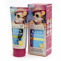 Солнцезащитный крем для детей Wokali SPF 30+: Цвет: https://www.kosmetichca.ru/product/solntsezashchitnyy-krem-dlya-detey-wokali-spf-30_1/
Солнцезащитный крем является солнцезащитным средством, предназначенным для детской чувствительной кожи.Он увлажняет кожу и надежно защищает вашего малыша от негативного воздействия солнечных лучей и солнечных ожогов. Солнцезащитный крем следует наносить на открытые участки тела непосредственно перед выходом на солнце