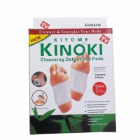 Детоксикационные пластыри для стоп Kinoki Cleansing Detox Foot Pads: Цвет: https://www.kosmetichca.ru/product/detoksikatsionnye-plastyri-dlya-stop-kinoki-cleansing-detox-foot-pads/
Очищающие детокс-подушечки для ног с имбирем и солью помогают предотвратить накопление токсинов в организме, тем самым существенно снижая вероятность заболеваний и удаляя вредные токсины из организма. В течение сотен лет восточная медицина понимала, что токсины перемещаются вниз по организму, накапливаясь в кончиках пальцев ног и лодыжек. Они также понимали, что накопление токсинов приводит ко многим дегенеративным заболеваниям. Например, болезненный ревматизм и артрит были вызваны скоплением кислых токсичных жидкостей вокруг суставов. В рефлексологии стоп ступни считаются каналами для многих жизненно важных органов, с более чем 60 точками акупунктуры на подошвах наших ног. Подушечки для ног содержат натуральные ингредиенты, которые стимулируют эти акупунктурные точки за счет комбинированного действия древесно-бамбукового уксуса, энергии дальнего инфракрасного излучения и излучения отрицательных ионов. Эта стимуляция приводит к расщеплению молекул воды и отходов, которые устраняют закупорки в кровеносной и лимфатической системах. Очищение естественным образом начинается с подошв наших ног. Основным эффектом подушечек Kinoki Detox для ног является детоксикация. Пластыри впитают ваши токсины после использования в течение всей ночи. Вы можете видеть это по изменению цвета после его использования. Чем более грязной вы видите подушечку для ног, тем больше токсинов она впитала. После постоянного использования в течение определенного периода они будут становиться чище каждое утро. Это означает, что большая часть токсинов в вашем организме уже высвобождена. Помимо ваших ног, вы также можете нанести эти детоксикационные подушечки для ног на другие части вашего тела, включая спину, колени, локти и т.д.