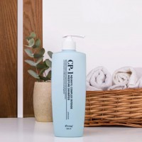 Увлажняющий шампунь для волос Esthetic House CP-1 Aquaxyl Complex Intense Moisture Shampoo 500 мл: Цвет: https://www.kosmetichca.ru/product/uvlazhnyayushchiy-shampun-dlya-volos-esthetic-house-cp-1-aquaxyl-complex-intense-moisture-shampoo-500-ml/
Шампунь тщательно устраняет загрязнения, при этом не сушит волосы и кожу головы. Средство оказывает интенсивный увлажняющий эффект благодаря идеальному сочетанию компонентов, в том числе запатентованному комплексу Aquaxyl, который обеспечивает 3D увлажнение. В состав также входят натуральные масла, группа аминокислот и протеинов, коллаген, шелк и кератин. Шампунь питает и восстанавливает структуру волос по всей длине, повышает эластичность и упругость локонов, возвращает им мягкость, гладкость и блеск, устраняет сухость и ломкость, борется с секущимися кончиками. А также укрепляет корни, активизирует их рост, нормализует работу сальных желез и продлевает чистоту и свежесть локонов. Не утяжеляет волосы, не содержит в составе SLS, SLES и силиконы.