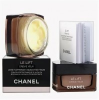Крем для кожи вокруг глаз Chanel Le Lift Creme Yeux 15g: Цвет: https://www.kosmetichca.ru/product/krem-dlya-kozhi-vokrug-glaz-chanel-le-lift-creme-yeux-15g/
Качественные, натуральные кремы для кожи давно вошли в жизнь современной женщины. Это произошло по одной простой причине – средства многофункционально напитывают кожу незаменимыми полезными веществами, делая ее гладкой, сияющей и просто красивой. Chanel Le Lift Creme Yeux – обладает именно теми свойствами, которые так необходимы современному человеку. Баночка с этим кремом, однозначно должна быть на полочке каждого ценителя здоровья и красоты. О креме Бренд Chanel – один из самых популярных компаний на сегодняшний день . Некоторые предполагают, что она изготавливает лишь парфюмерию и одежду, но, это вовсе не так. Уникальные кремы, создателями которых являются представители бренда Chanel, поистине удивляют и очаровывают потребителей. Баночка крема Chanel Le Lift Creme Yeux выполнена в нежном черно-коричневом оттенке. Несмотря на то, что эти цвета считаются грубыми, профессиональные создатели постарались как можно сильнее сгладить их. Сама масса продукта белая, ее структура кремообразная. За счет этого, средство очень удобно наносить на кожу, оно не скатывается и не растекается. Французский крем рассчитан для использования вокруг глаз. Объем средства 15 мл – очень выигрышный аспект ведь благодаря этому, крем прослужит долгие месяцы, не переставая радовать своего владельца. Профессионалы создали этот крем специально для зрелой кожи, грубо говоря, для взрослых людей. Но, не смотря на это, средство можно использовать и более молодому поколению, ведь оно подходит ко всем типам кожи. Особенности Крем для кожи вокруг глаз, оказывает много эффектов. Основные из них: Разглаживание кожи. Повышение упругости. Снятие усталости с зон вокруг глаз. Снятие отечности и избавление от черных кругов под глазами. Если применять средство правильно, потребитель навсегда избавится от раздражающей сухости, черных пятен под глазами и отеков. Ведь, все это, так или иначе, вредит не только внешнему виду, но и здоровью. Рекомендации по применению Крем от популярного бренда Chanel полностью раскроет все качества только при правильном использовании. Следующие рекомендации созданы специально для тех людей, которые впервые интересуются этим средством или просто хотят получить больший эффект от нанесения. Советы по использованию: Перед нанесением крема необходимо тщательно стереть макияж, если он присутствует на лице человека. Если пренебречь этим советом, крем может не раскрыться полностью, от чего, добиться хорошего результата будет сложно. Зона вокруг глаз должна оставаться влажной. Конечно, с кожи не должна капать вода, но, немного влажности, явно не навредит. Chanel Le Lift Creme Yeux – удивительный продукт, который придется по вкусу любому человеку, любящему следить за собой. За счет очаровательной упаковки и баночки, это средство можно презентовать в качестве подарка. Например, на такие праздники, как: Новый год, День рождения, Рождество и многие другие запоминающиеся дни.