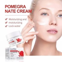 Антивозрастной крем для лица Sadoer Pomegranate 50g: Цвет: https://www.kosmetichca.ru/product/antivozrastnoy-krem-dlya-litsa-sadoer-pomegranate-50g/
Крем для лица Pomegranate обладает мощным регенерирующим действием и восстанавливает поврежденные клетки кожи. Крем для лица с экстрактом граната наполняет кожу необходимой влагой и энергией, благодаря чему исчезают следы усталости — в этом увлажняющем креме содержится дневная порция необходимых витамина С и других активных веществ. Значительно улучшает цвет лица, повышает эластичность кожи, замедляет процесс образования морщин. Преимущества Антивозрастного крема для лица Sadoer Pomegranate: 1 — В гранатах содержится полный набор витаминов (С, РР, В1 и В6), микроэлементов (железо, калий, кальций, фосфор, кремний), незаменимых жирных кислот, фитонцидов, стероидов, органических кислот. 2 — Гранат является естественным антиоксидантом, поэтому он благотворно влияет на кожу, защищая от негативного влияния свободных радикалов, сохраняя ее молодость и здоровье. Способ применения. В качестве основного ухода, наносить на очищенную кожу лица. Можно использовать утром и вечером.