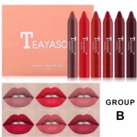 Набор матовых помад для губ TEAYASON MATTE LIPSTICK SET 6ШТ (B): Цвет: https://www.kosmetichca.ru/product/nabor-matovykh-pomad-dlya-gub-teayason-matte-lipstick-set-6sht-b/
Набор водостойких помад- карандаш Teayason Lipstick set придаст невероятно соблазнительный вид губам. Помады сочетают в себе насыщенный цвет и стойкую формулу, придавая губам матовый оттенок и выразительный объем. Масла в составе великолепно смягчают, питают и глубоко увлажняют кожу на губах, способствуют сохранению водного баланса клеток кожи, эффективно защищают губы от вредного воздействия окружающей среды в течение долгого времени. В составе набора - 6 помады нюдового оттенка. Способ применения: Нанесите помаду на губы равномерным слоем. Для создания эффекта пухлых губ сначала обведите контур, а затем заполните весь объем. Меры предосторожности: Перед использованием средства рекомендуем убедиться в совместимости кожи с действующими компонентами. Для этого вы можете протестировать его, нанеся на небольшой участок кожи. В случае появления нежелательной реакции немедленно прекратите использование средства. помада для губ нюдовая или набор карандашей