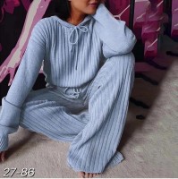 Костюм двойка: https://vk.com/fashion_ansor?w=wall-199726057_40090
В наличии: 50/52/54/56/58/60