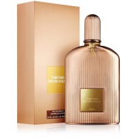 Tom Ford Orchid Soleil, Edp, 100 ml: Цвет: https://www.kosmetichca.ru/product/4997/
Orchid Soleil – яркий, самобытный, увлекательный и словно наполненный солнечным светом женский восточно-цветочный парфюм, выпущенный в 2016 году под маркой известного модного дома Tom Ford. Своим выходом аромат продолжает «орхидейную» линейку бренда, начатую в 2006 году знаменитыми духами «Black Orchid».Том Форд позиционирует орихидею, как символ женской сущности. В новом парфюме орхидея получила абсолютно летнее звучание, захватывающее волшебством яркого солнечного света. Парфюм слвоно одет в солнечный свет, как и рифленый золотисто-розовый флакон, чей соблазнительный гламурный силуэт подчеркивает изысканную красоту содержащегося в нем парфюма. Звучание ароматической композиции начинается со вспышки цитрусовой свежести горького апельсина, пряно-хвойного запаха кипариса и нежных переливов пряного розового перца. Яркое, волнующее сердце парфюма звучит восхитительным дуэтом пряно-медовой красной лилии и утонченной, почти лилейной туберозы. Теплый, обволакивающий ароматический шлейф из нежнейшей сладости ванили, сливочных нот каштанового крема, теплой пряности пачули и волшебного запаха орхидеи завершает звучание парфюма, создавая вокруг своей хозяйки нежную, утонченную и переливчатую ауру.