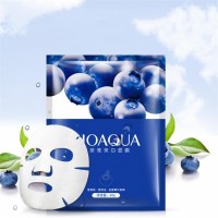 Тканевая маска с экстрактом черники BioAqua Blueberry Facial Mask 30g: Цвет: https://www.kosmetichca.ru/product/tkanevaya-maska-s-ekstraktom-cherniki-bioaqua-blueberry-facial-mask-30g/
Маска с экстрактом черники омолаживает кожу, придает ей естественное сияние и здоровый вид, отлично освежает тусклую и уставшую кожу. В чернике содержится большое количество витамином, которые отлично питают кожу, замедляя процессы старения. Также экстракт черники обладает антиоксидантными свойствами, что уменьшает негативное влияние вредных факторов окружающей среды. Кожа после использования маски с черникой становится увлажненной, сияющей, подтянутой, мягкой и нежной. Увлажняющая маска для лица с черникой, осветляет и отбеливает. Черника содержит много природных антиоксидантов. Её свойства можно назвать волшебными, так как они замедляют процесс старения кожи. Благодаря антиоксидантам кожа молодеет на глазах, а её клетки мгновенно обновляются. Основные действующие компоненты маски: - Антоцианы черники - Глицерин - Трегалоза - Гиалуроновая кислота и др. Способ применения: : Нанесите на чистую кожу лица и оставьте на 15-20 минут. Снимите маску и помассируйте кожу до полного впитывания эссенции, смывать ее не нужно