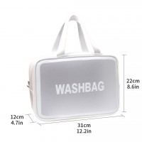 Водонепроницаемая косметичка c ручками Washbag белая: Цвет: https://www.kosmetichca.ru/product/vodonepronitsaemaya-kosmetichka-c-ruchkami-washbag-belaya/
Бьюти - органайзер для косметики с удобной ручкой и замком выполнен из прочного полиуретана. Бокс имеет отделение на молнии. Водонепроницаемая мягкая сумочка сохранит все самые нужные аксессуары и принадлежности для макияжа: крема, декоративные кисточки, гигиенические принадлежности, помаду для губ, карандаш для бровей, спонж и ватные тампоны. Непромокаемый футляр удобен для ежедневного применения в ванне, душе (душевой), бассейне, в нем можно хранить шампунь, средства личной гигиены, мыльные составы, бритву, зубную щетку и другие нужные предметы. Идеальный косметический бокс с отделениями, непромокаемая, универсальная, из приятного материала для ванны, душа, поездок, можно брать в путешествия, им удобно пользоваться в дороге, в отпуске, роддоме, больнице. Вместительный переносной несессер - находка для визажиста. Универсальный кейс для хранения - подарок бабушке, сестре, дочке, коллеге, жене. Универсальный компактный чемодан подойдет для профессиональных инструментов мастера маникюра, пригодится всем без исключения женщинам. Саквояж с сетчатыми отделами может использоваться как аптечка для хранения медикаментов. Найти нужное лекарство будет легко и быстро. Ручной бьютибокс подойдет для средств индивидуальной гигиены, банных принадлежностей. В нем легко поместится декоротивная косметика, ватные палочки и диски, салфетки, плоская палетка с матовыми тенями, дезодорант, средство для умывания лица. Портативный бьютикейс может использоваться как трэвел - аксессуар. При его изготовлении использовался влагоотталкивающий текстиль, поэтому тканевый кейс квадратной формы можно брать в баню, туристический поход, на спортивную тренировку, путешествие на самолете.