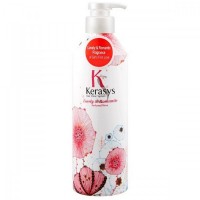 KeraSys Кондиционер для повреждённых волос / Lovely & Romantic Perfumed 400 мл: Цвет: https://kristaller.pro/catalog/product/kerasys_konditsioner_dlya_povrezhdyennykh_volos_lovely_romantic_perfumed/
Kerasys Lovely&amp;Romantic Parfumed Rinse, 400 мл Парфюмированная линия Специально разработанная формула для повреждённых волос с секущимися кончиками, восстанавливает структуру волос по всей длине, уменьшает сечение и ломкость. Волосы обретают жизненную силу, блеск и эластичность. Содержит богатые витаминами экстракты цветов базилика и маргаритки. Аромат: романтичный и чувственный аромат, он прекрасен и неповторим словно первая любовь. Едва уловимые нотки жасмина и магнолии подарят ощущение счастья и блаженства. Парфюмерная композиция: Начальная нота: цветы апельсина, цветы белого персика, фрезия. Срединная нота: жасмин, магнолия, маргаритка, ландыш. Конечная нота : кедр, белый мускус, амбра. Способ применения После применения шампуня нанесите на влажные волосы небольшое количество средства, сделайте легкий массаж, тщательно смойте. Состав Water, Cetearyl alcohol, Stearyl alcohol, Dimethicone, Cyclopentasiloxane, Stearamidopropyl dimethylamine, Fragrance, Dicaprylyl carbonate, Ceteardimonium chloride, Glutamic acid, Benzyl alcohol, Behentrimonium chloride, Panthenyl ethyl ether, Propylene glycol, Ceteareth-20, Amodimethicone, Panthenol, Bellis Perennis (Daisy) Flower Extract, Glycerin, Ocimum Basilicum (Basil) Flower/Leaf Extract.