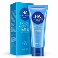 Пенка для умывания с гиалуроновой кислотой Bioaqua Hyaluronic Acid Water Get Cleanser 100ml: Цвет: https://www.kosmetichca.ru/product/penka-dlya-umyvaniya-s-gialuronovoy-kislotoy-bioaqua-hyaluronic-acid-water-get-cleanser-100ml/
Гиалуроновая кислота — одно из лучших и безопасных синтезированных веществ не животного происхождения, направленных на улучшение структуры коллагеновых волокон, происходящих в результате возрастных изменений. Со временем наш организм уменьшает выработку естественной гиалуроновой кислоты, но разработанный аналог не животного происхождения обладает той же уникальной способностью проникать и воздействовать все слои эпидермиса, не вызывая при этом аллергии, и не отторгаясь, как нечто инородное. Способствует восстановлению кожного баланса. Подходит для чувствительной кожи. Способ применения: небольшое количество пенки вспенить в ладони с водой и нанести на область лица, шеи и декольте с помощью спонжа или просто руками, помассировать и смыть теплой водой. Применять утром и вечером.Рекомендована для ежедневного применения. 100г.