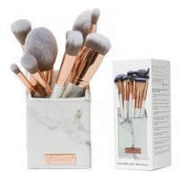 Набор кистей BH Cosmetics BH Signature Rose Gold Brush Set 13 шт: Цвет: https://www.kosmetichca.ru/product/nabor-kistey-bh-cosmetics-bh-signature-rose-gold-brush-set-13-sht/
Набор содержит: Остроконечная кисть для пудры - для точного нанесения пудры, бронзатора или румян. Кисть для пудры - для нанесения пудры, бронзатора или румян. Кисть Flat Top Brush - для точного нанесения основы. Маленькая контурная кисть - для точного нанесения контура Пушистая кисть для растушевки - для растушевки теней. Коническая кисть для растушевки - для растушевки теней. Кисть Flat Shader Brush - для точного нанесения теней. Кисть Dense Shader Brush - для нанесения теней на веки. Угловая кисть для растушевки - для нанесения и растушевки теней. Кисть-карандаш для детализации - для детального нанесения макияжа Кисть для бровей Angled Brow Brush - для нанесения средств для бровей. Bent Fine Liner Brush - Для нанесения подводки Кисть для бровей и ресниц - Для ухода за бровями и ресницами.