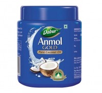 ANMOL GOLD Pure Coconut Oil, Dabur (АНМОЛ ГОЛД Чистое Кокосовое Масло, Дабур), БАНКА, 175 мл., 160 г.: У нас Вы можете купить ANMOL GOLD Pure Coconut Oil, Dabur (АНМОЛ ГОЛД Чистое Кокосовое Масло, Дабур), БАНКА, 175 мл., 160 г. по низкой цене, с доставкой по всей России. Артикул: 8901207019036 Наличие: Нет в наличии Производитель: Dabur

ОПИСАНИЕ ТОВАРА Кокосовое масло Anmol Gold от компании Dabur производится в Индии из натуральных, отборных, спелых кокосов, выращенных в экологически чистых условиях. Кокосовое масло содержит витамины А, С, Е, а также большое количество антиоксидантов, триглицеридов и насыщенных жирных кислот, поэтому оно так полезно для ухода за кожей и волосами. При регулярном уходе за кожей, кокосовое масло: интенсивно увлажняет, питает и смягчает кожу, восстанавливает гидробаланс, защищает от обезвоживания, стимулирует регенерацию и обновление клеток, замедляет процессы старения, предупреждает образование растяжек, защищает кожу от солнечных ожогов и формирует ровный, красивый загар, снижает риск заболевания раком кожи, эффективно снимает воспаления и раздражения на коже, оказывает антисептическое и антигрибковое действие. При регулярном применении в качестве маски для волос, кокосовое масло: восстанавливает, питает и увлажянет сухие и поврежденные волосы, помогает сохранить естественный блеск и гладкость волос, улучшает состояние кожи головы, предотвращая образование перхоти, способствует сокращению выпадения волос, защищает волосы от ежедневных механических повреждений. СПОСОБ ПРИМЕНЕНИЯ Кокосовое масло может храниться в первоначальном виде на протяжение нескольких лет без холодильника. При температуре ниже +25°С масло приобретает кремообразную текстуру, полностью сохраняя полезные свойства. Если масло слишком загустело, его можно немного подогреть на паровой бане. В качестве масла для лица и тела: кокосовое масло нанести на кожу мягкими массажными движениями до полного впитывания. Масло может быть использовано в качестве средства для загара и как успокаивающее и смягчающее средство после эпиляции, педикюра, маникюра и бритья. В качестве маски для волос: кокосовое масло нанести на кожу головы и волосы по всей длине, оставить для воздействия минимум на 30 минут, затем тщательно смыть аюрведическим шампунем. СОСТАВ 99,99% кокосовое масло, Anti-Oxidant INS319. ПРОИЗВОДИТЕЛЬ Dabur, Индия. * мы стараемся предоставлять только актуальную информацию о продукции. Но иногда обновления могут появляться с задержкой. Дизайн упаковки может отличаться от представленного на сайте. ** не является лекарственным средством