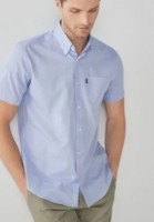 Голубая мужская рубашка: Оксфордская рубашка из немнущейся ткани на пуговицах

Стандартный крой с коротким рукавом

Машинная стирка.
65% полиэстер, 35% хлопок.
Страна происхождения: Бангладеш
Фирма Next
Размер 46-48. Ворот 36см