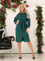 Платье П5-5101/16: Цвет: https://wisell.ru/catalog/product/p5_5101_16?r1=yandext&r2=
Зеленый