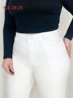 : Цвет: https://vk.com/photo-128729577_457277617
стильные джинсы Американка
 качество 
 Цена опт-штучно 
 Материал стрейч 
 В размер 
 тянутся хорошо 
 Размеры 48/50/52/54/56
 Тц корпус Б 2В-25