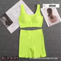: Цвет: https://vk.com/photo316510796_457414442
новый комплект спортивная одежда
 Размер единый ( 42.44.46.48)  
 Хороший качество