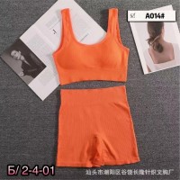 : Цвет: https://vk.com/photo316510796_457414443
новый комплект спортивная одежда
 Размер единый ( 42.44.46.48)  
 Хороший качество