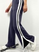: Цвет: https://vk.com/photo-211100476_457256328
женские брюки 
 хорошее качество 
 42-44-46-48_50 -52
Ткань Двухнитка