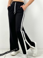 : Цвет: https://vk.com/photo-211100476_457256317
женские брюки 
 хорошее качество 
 42-44-46-48_50 -52
Ткань Двухнитка