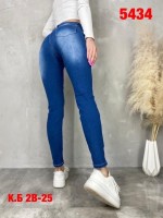 : Цвет: https://vk.com/photo-128729577_457277433
Стильные джинсы Американка 
 Качество 
 Цена опт-штучно 
 Материал стрейч 
 тянутся хорошо 
 В размер 
 Размеры 42,44,46,48,50
 Тц корпус Б 2В-25