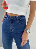 : Цвет: https://vk.com/photo-128729577_457277422
Стильные джинсы Американка 
 Качество 
 Цена опт-штучно 
 Материал стрейч 
 тянутся хорошо 
 В размер 
 Размеры 42,44,46,48,50
 Тц корпус Б 2В-25