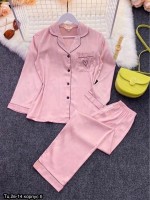 : Цвет: https://vk.com/photo-211100476_457256023
Шелковая пижама , фабричная, качество .
 Размер в размер : 42-44-46-48-50-52.