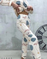 : Цвет: https://vk.com/photo-211100476_457255905
Новые получил пижамы с штаны 
 Ткань в рубчик хорошего качество 
 Размер : 42 - 44 - 46 - 48 - 50 .