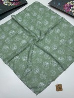 : Цвет: https://vk.com/photo-169968679_457333686
платки новый - тонкий- маленький 
  70% бамбук 30% коттон
 набор (коробка и пакет + платки) : 300р