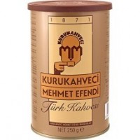 KURUKAHVECI MEHMET EFENDI 250 гр Турецкий кофе: Турецкий кофе Kurukahveci Mehmet Efendi из Южной и Центральной Америки, тщательно обжаренный из высококачественных зерен арабики, имеет мелкий помол. Его готовят добавляя воду и по желанию сахар в кофейнике. Подается в небольших чашках. Прежде чем пить, выждать немного времени, чтобы основание осело.

В 1871 году Курукахвечи Мехмет Эфенди впервые обществу представил кофе обжаренный в шкафах и измельченный на мельнице. Сегодня турецкий кофе известен в мире и Турции под именем Kurukahveci Mehmet Efendi.

Вес (нетто)
                    250 гр
 Упаковка
                    Железная банка
Страна производство
                    Турция
Производитель
                    KURUKAHVECI MEHMET EFENDI MAHDUMLERI LIMITED SIRKETI
Адрес производство
                    ORGANIZE SANAYI BOLGESI 1 CADDE NO^22 Y.DUDULLU 34776 СТАМБУЛ / ТУРЦИЯ
Производственные стандарты 
                    Системы менеджмента качества ISO 9001, Система менеджмента безопасности пищевых продуктов ISO 22000, Системы менеджмента охраны и здоровья труда OHSAS 18001
Условия хранения
                    Хранить при комнатной температуре, в хорошо проветриваемом месте, беречь от прямых солнечных лучей
 Количество в коробке
                    12 шт
            														  Как пить и приготовить Турецкое кофе: Следуйте фотографий. Налейте воду в чашку с которой вы будете пить кофе, затем перелейте воду в туркуНа каждую чашку как на фотографиях добавьте 2 чайной ложки кофе, (примерно 6 гр), если вы любите сладкий кофе, добавьте сахар по вкусуНа медленном огне с легка перемешивая доведите кофе до кипения и до появления пеныРазделите пену по чашкам равномерно.Остаток кофе поставьте на огонь и ещё раз доведите до кипения, и разлейте по чашкам.Как пить Турецкое кофе : по традиции кофе подаётся  со стаканом воды,вода.Приятного кофе пития