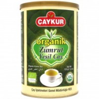 CAYKUR ORGANIK ZUMRUT "ИЗУМУРД" зелёный чай органический 125 гр: Изумрудный зеленый турецкий чай CAYKUR выращивается в древнем городе Ризе в Турции. Заваривать чай Ризе - значит погружаться в жизнь, с каждым глатком чая CAYKUR BURCUM вы получите уникальное наслаждение. Зеленый чай дает бодрость и тонизирующее действие, а бергамот при этом продлевает эффект и слегка его смягчает, делает менее агрессивным. В составе чая большое количество антиоксидантов, экстракт зеленого чая предотвращает старение кожи и защищает ее от ультрафиолетового облучения. Также в зеленом чае содержится фтор, поэтому полоскание зубов и десен зеленым чаем является профилактическим средством от кариеса.Знаменитый Турецкий чай Чайкур изготавливается из высоко-качественных сортов чая Черноморского региона Турции.- Для сохранения аромата и вкуса кипяток должен быть без накипи.- Вкус будет в самый раз, если рассчитать на стакан кипятка пол ложки зеленого чая.- Дайте чаю настояться 2-3 минуты.- Насладитесь чаем CAYKUR в течении 30 минут и повторите процесс заварки от начала.                                                                                                                                                                    Страна производство
                    ТУРЦИЯ
Производитель
                    CAYKUR CAY ISLETMELERI GENEL MUDURLUGU
Адрес производство
                    100 YIL PAKETLEME FABRIKASI ISLAMPASA MAHALLESI/RIZE/TURKIYE
Производственные стандарты 
                    TS EN ISO 9001 - TS EN ISO 22000
Сертификат органической продукции
                    Bioagricert Srl TR-BIO-132 001294