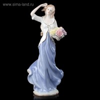 Сувенир керамика "Девушка в голубом с корзиной роз" 30х9х11,5 см: 