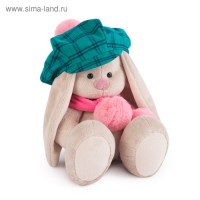 Мягкая игрушка "Зайка Ми" в зелёной кепке и розовом шарфе, 23 см: 