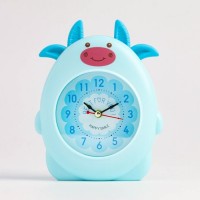 Часы - будильник настольные "Голубой бычок" детские, дискретный ход, d-8 см, 12 х 18 см, АА: 