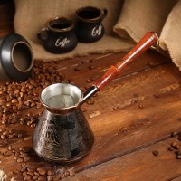Турка для кофе медная «Алые Паруса», 0,5 л: Цвет: Приготовление кофе в турке или джезве — древний обычай, который сохранился до наших дней. Варить кофе вручную — удовольствие и красивый восточный ритуал.Современные любители кофе отдают предпочтение медным туркам. Медь обладает равномерной теплопроводностью, что позволяет приготовить кофе, отличающийся изысканным ароматом.Эта турка имеет узкое горлышко и специальное внутреннее покрытие из пищевого олова, которое предохраняет медь от окисления.
: Россия
