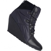 PUMA Karmin Women High-heeled Ankle Boots 353725-01: Цвет: https://www.sportspar.com/puma-karmin-women-high-heeled-ankle-boots-353725-01
Brand: PUMA Upper: textile, leather Inner material: textile Sole: rubber Brand logo processed on the side and on the sole lace closure 7.5 cm tapered wedge heel breathable mesh lining stabilized heel area non-slip sole pleasant wearing comfort NEW, in box &amp; original packaging