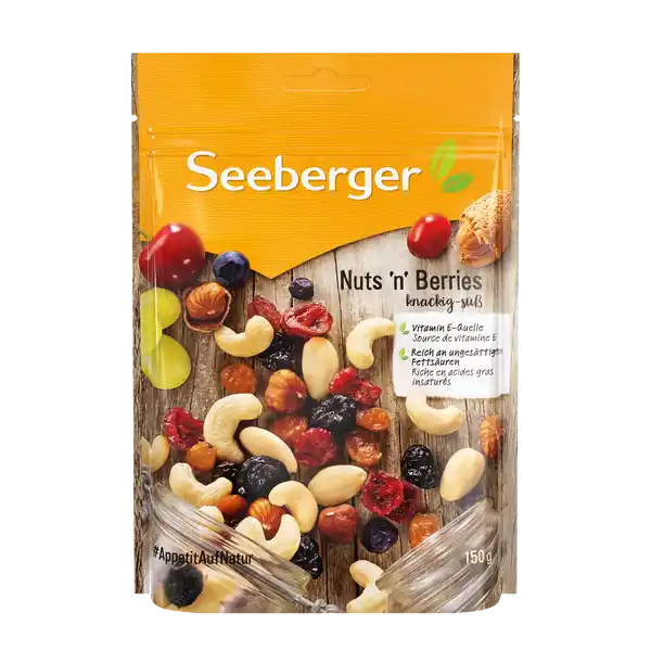 Seeberger Nuts 'n' Berries: Цвет: Produktbeschreibung und details knackigs Vitamin EQuelle reich an ungesttigten Fettsuren ohne Zusatz von Konservierungsstoffen vegan Lebensmittelunternehmer Name Seeberger GmbH Adresse HansLorenserStr   Ulm wwwseebergerde UrsprungslandHerkunftsort Deutschland Rechtlich vorgeschriebene Produktbezeichnung Mischung aus Nusskernen   und getrockneten Frchten   teilweise gest Zutaten NUSSKERNE in vernderlichen Gewichtsanteilen  CASHEWKERNE  blanchierte MANDELN  Obst in vernderlichen Gewichtsanteilen Sultaninen Cranberries Obst in vernderlichen Gewichtsanteilen Kirschen Blaubeeren Zucker HASELNUSSKERNE  Sonnenblumenl Baumwollsaatl Kann Spuren von anderen SCHALENFRCHTEN z B NSSEN und STEINFRCHTEN  und ERDNSSEN enthalten Kann Spuren von ERDNSSEN  MACADAMIANSSEN PARANSSEN PEKANNSSEN und WALNSSEN enthalten Nhrwerte Durchschnittliche Nhrwertangaben pro  g pro  Portion  g Energie  kj   kcal  kj   kcal Fett  g  g davon  gesttigte Fettsuren  g  g  einfach ungesttigte Fettsuren  g  g  mehrfach ungesttigte Fettsuren  g  g Kohlenhydrate  g  g davon  Zucker  g  g Eiwei  g  g Salz  g  g NRV NRV Vitamin E  mg    mg   Gebrauch Aufbewahrung und Verwendung Aufbewahrungs und Verwendungsbedingungen Vor Wrme und Feuchtigkeit geschtzt aufbewahren Warnhinweise und wichtige Hinweise Warnhinweise ACHTUNG Insbesondere Kinder unter  Jahren knnen sich an Nssen leicht verschlucken so dass diese in die Atemwege gelangen knnen Deshalb Produkt auerhalb der Reichweite von kleinen Kindern aufbewahren Achtung Trotz sorgfltiger Entsteinung knnen Kirschen noch vereinzelt Steine oder Steinreste enthalten Unter Schutzatmosphre verpackt
https://www.rossmann.de/de/lebensmittel-seeberger-nuts-n-berries/p/4008258051030