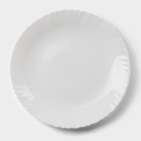 Тарелка обеденная Avvir «Дива», d=23 см, стеклокерамика, цвет белый: Цвет: Тарелка обеденная Avvir «Дива» изготовлена из качественной и прочной стеклокерамики.<b>Преимущества посуды</b><b>Универсальна</b>. Её можно использовать не только для приготовления пищи, но и безопасного хранения любых готовых блюд.<b>Ударопрочна и травмобезопасна</b>. Термическое стекло – очень прочный материал, который не поддается механическим нагрузкам, не бьется, не колется и не трескается.<b>Термически устойчива</b>. Изделия из стеклокерамики не деформируются при нагреве и подходят для СВЧ-печей. В такой посуде можно варить, жарить парить, тушить, запекать и замораживать любые продукты.<b>Удобна в уходе</b>. Моется обычной теплой водой, не формирует накипь и нагар. Стеклянные поверхности посуды совершенно нечувствительны к воздействию моющих и чистящих средств.<b>Эстетически привлекательна</b>. Прозрачное, матовое и тонированное термическое стекло имеет лаконичный дизайн и изящные формы, оно легко впишется в любой интерьер кухни.</li></ul>
