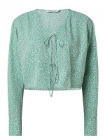 Calvin Klein Bluse  grnwei: Цвет: https://www.dress-for-less.de/calvin-klein-bluse-gruen/A0081801.html
Прибаляем цифру 6 к размеру в цифрах для получения российского размера