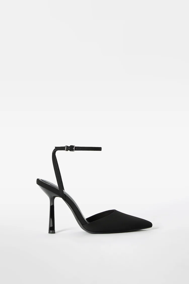 Обувь Bershka: Цвет: https://www.bershka.com/de/slingbacks-mit-absatz-und-kn%C3%B6chelriemchen-c0p152331089.html?colorId=040
